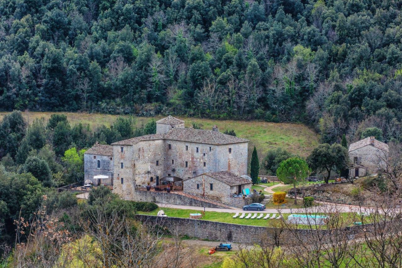 Castello Valenzino Aparthotel Pierantonio Bagian luar foto